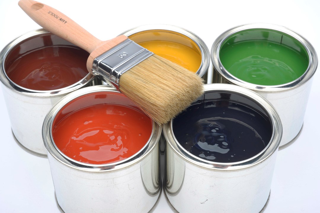 Paint bucket with inorganic pigments from IPG.